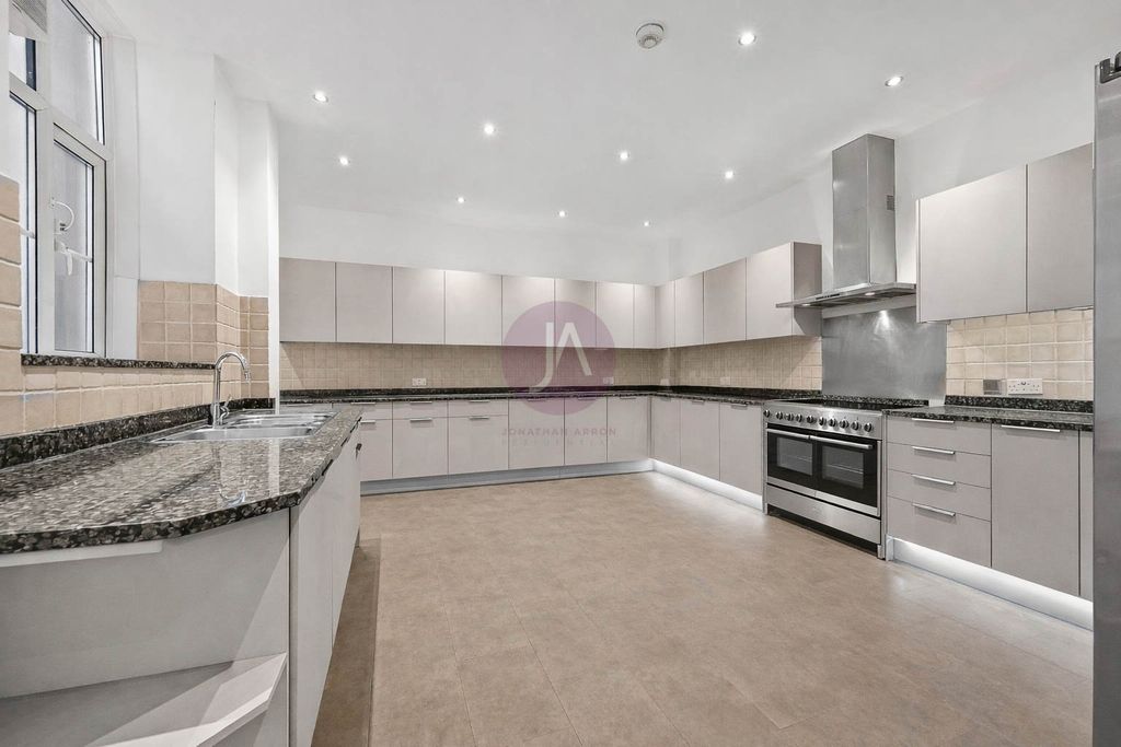 Property photo 3 of 20 Picture No. 26