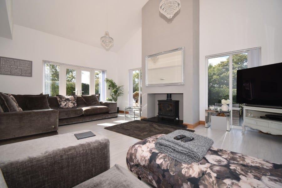 Property photo 2 of 40