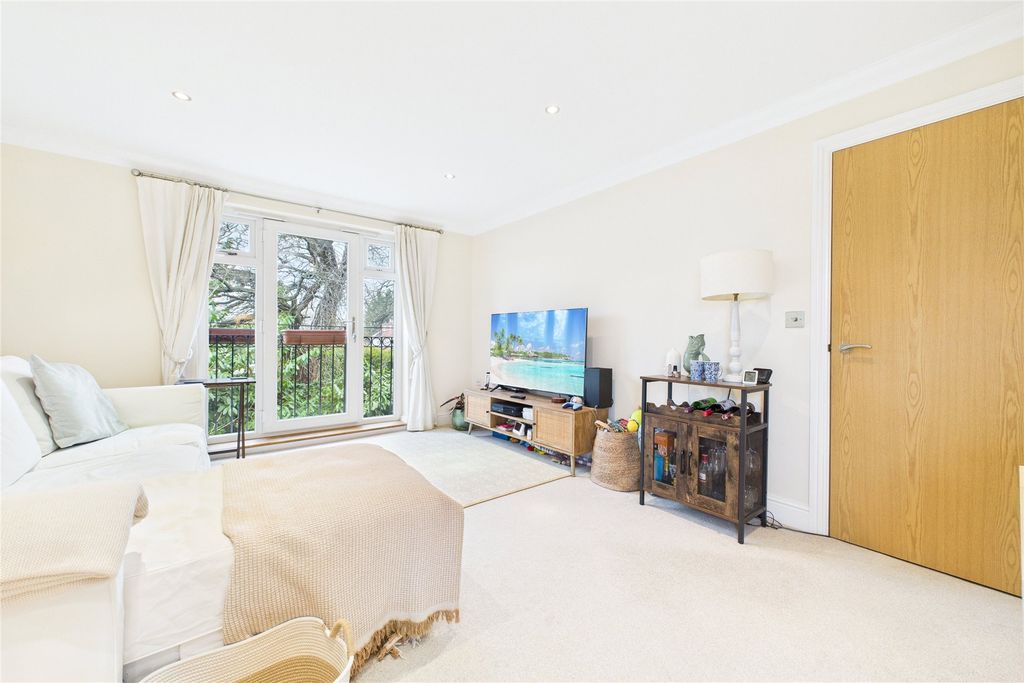 Property photo 3 of 11 Picture No. 22