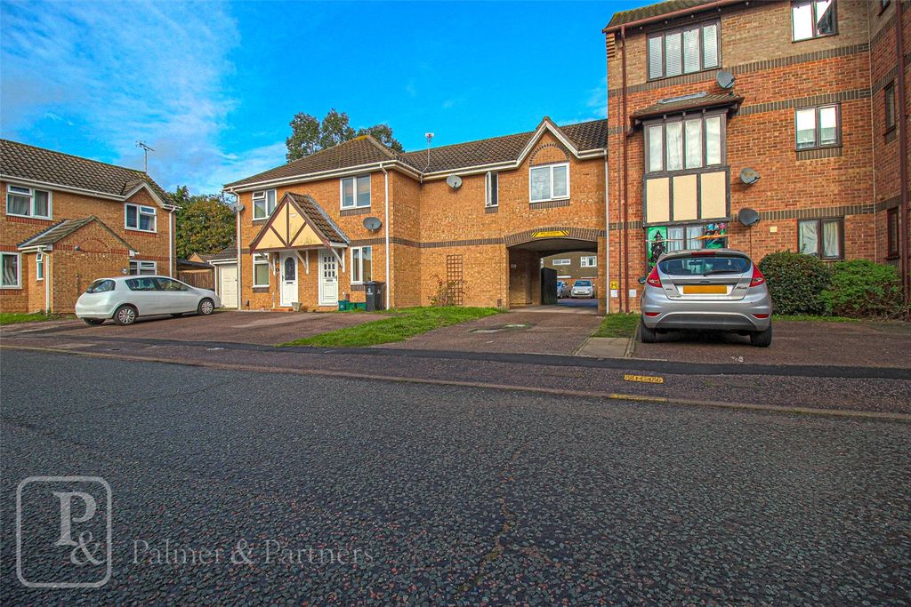 Property photo 1 of 14 External