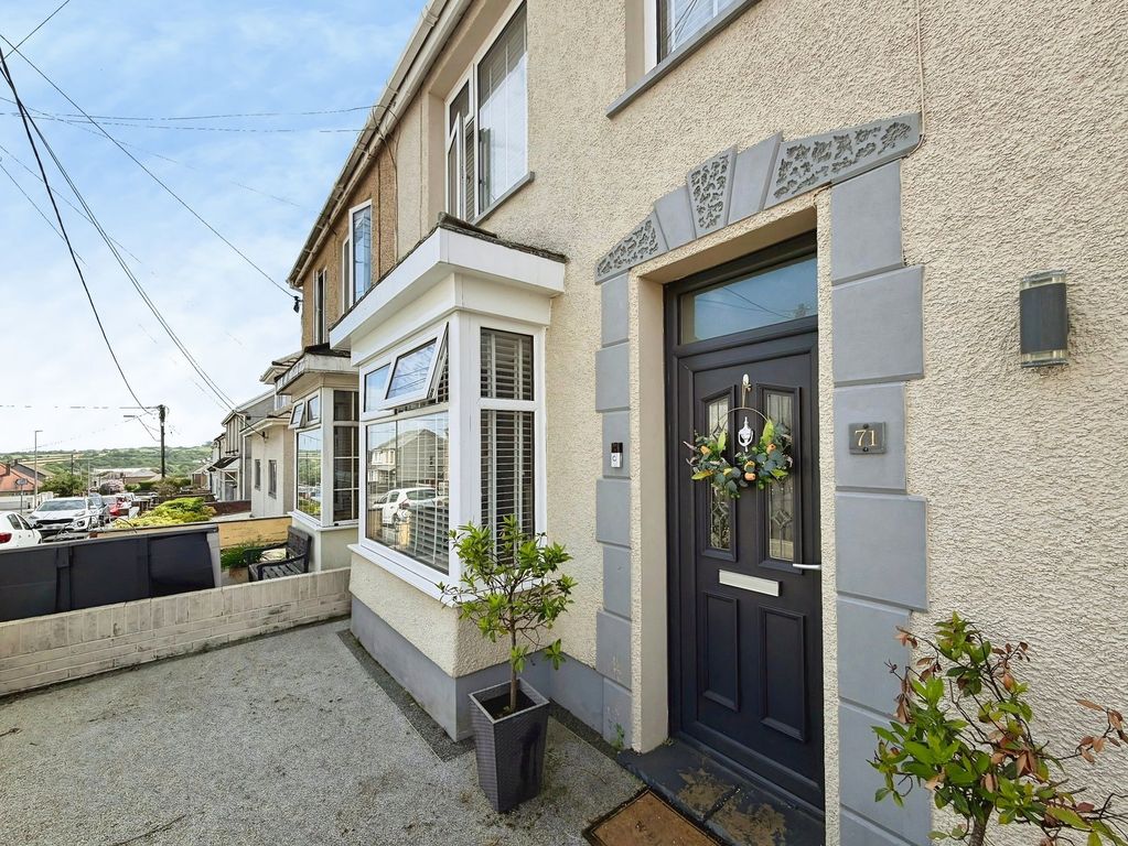 Property photo 2 of 36
