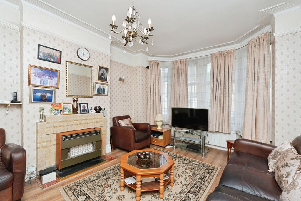 Property photo 2 of 20 Pbox-Img.Jpg