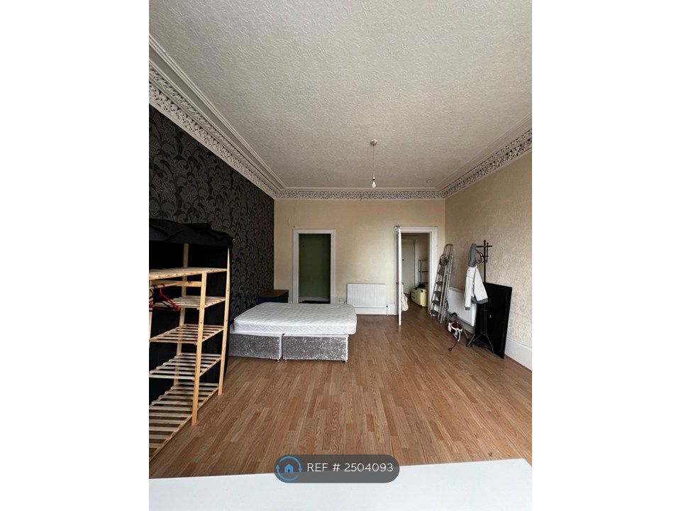 Property photo 3 of 9 Front Lounge With Recess/Large Bedroom