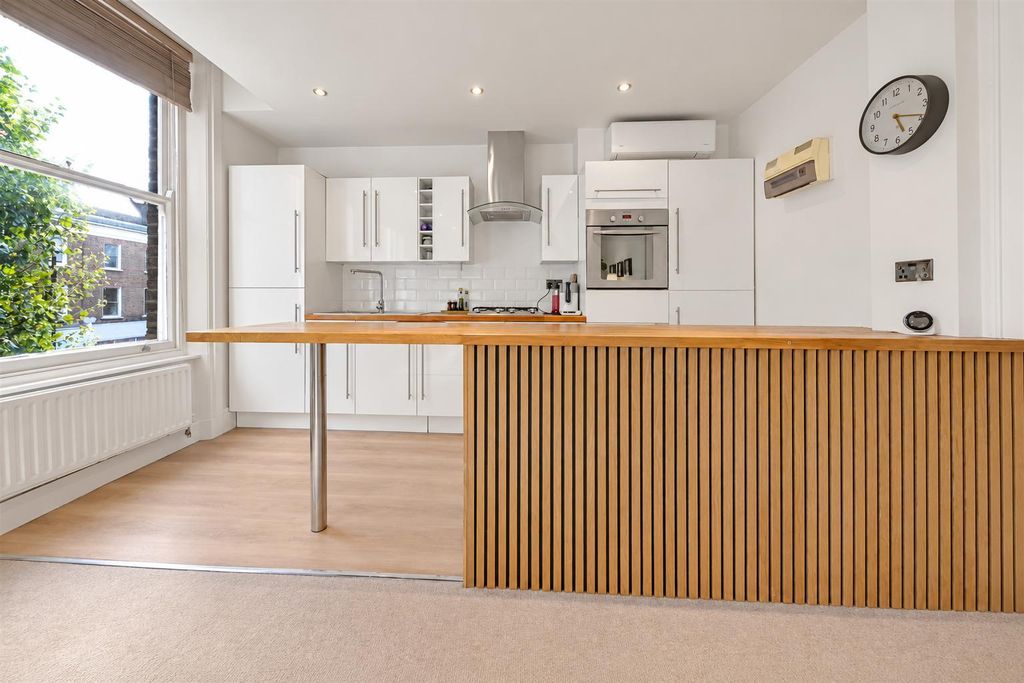 Property photo 1 of 10 Open Plan Kitchen