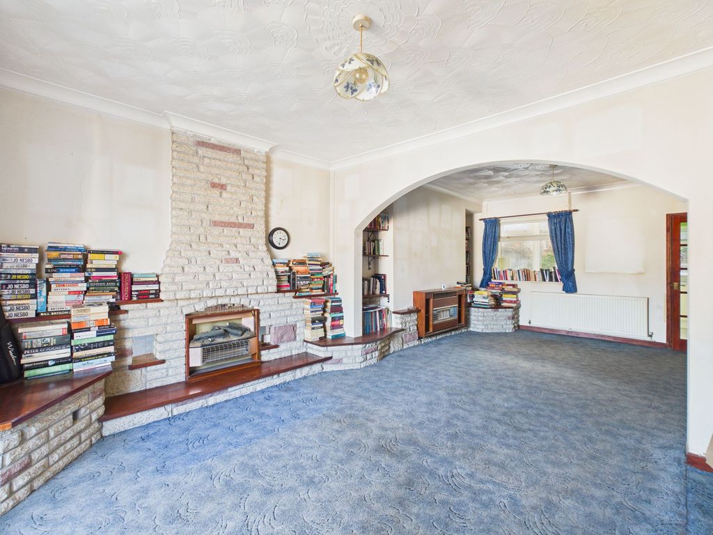 Property photo 2 of 20