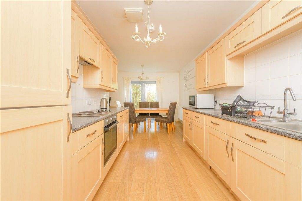 Property photo 3 of 17 Kitchen