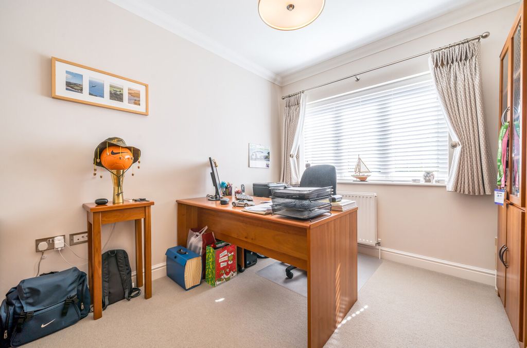 Additional image 12 of Something went wrong