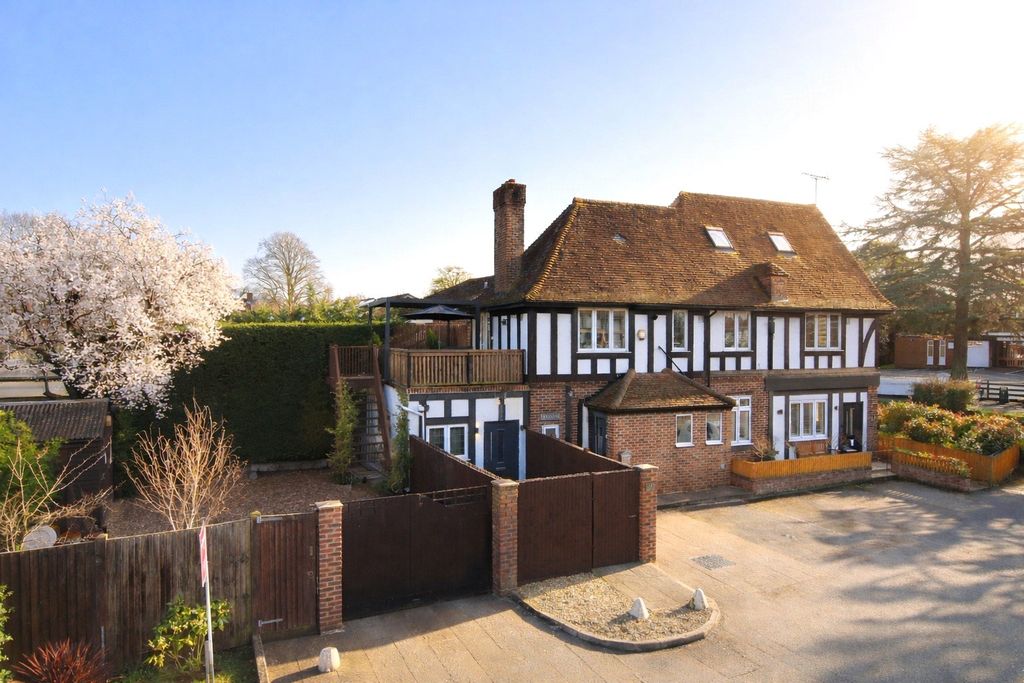 Property photo 1 of 17 Picture No. 23