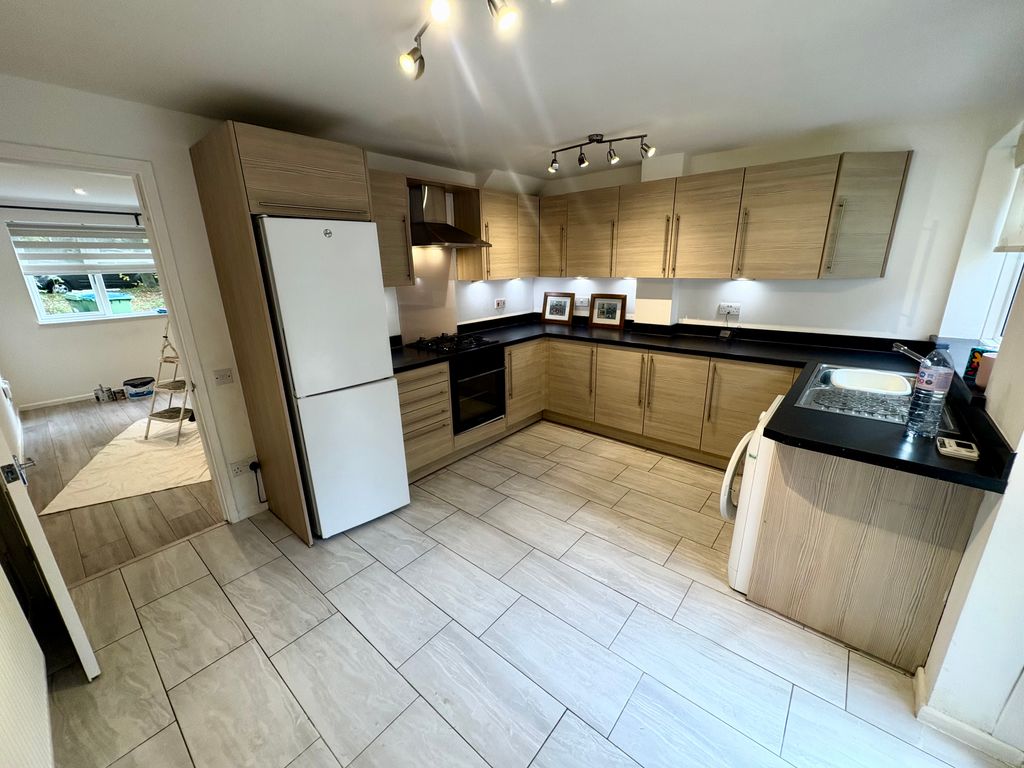 Property photo 1 of 9 Img_0384