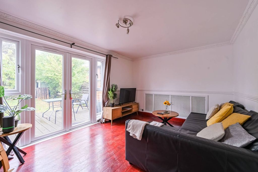 Property photo 2 of 16