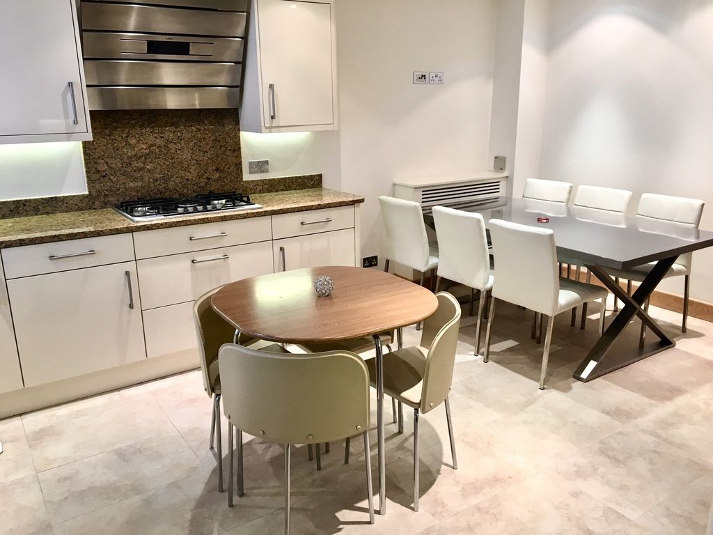 Property photo 3 of 11 Gallery