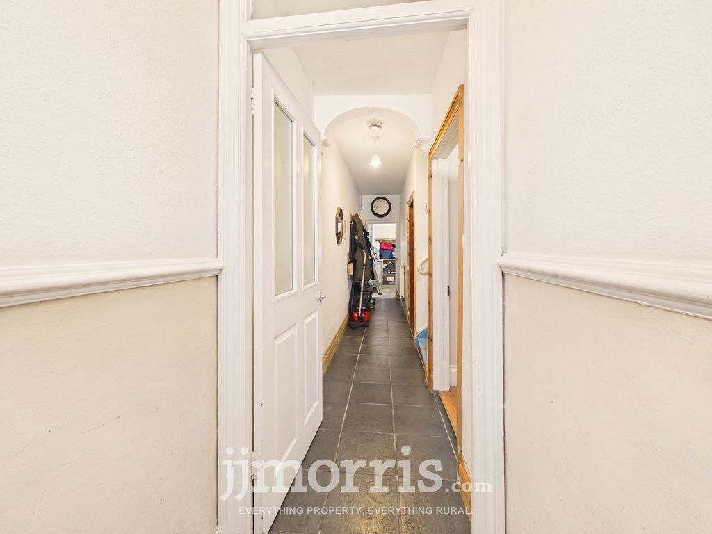 Property photo 3 of 25