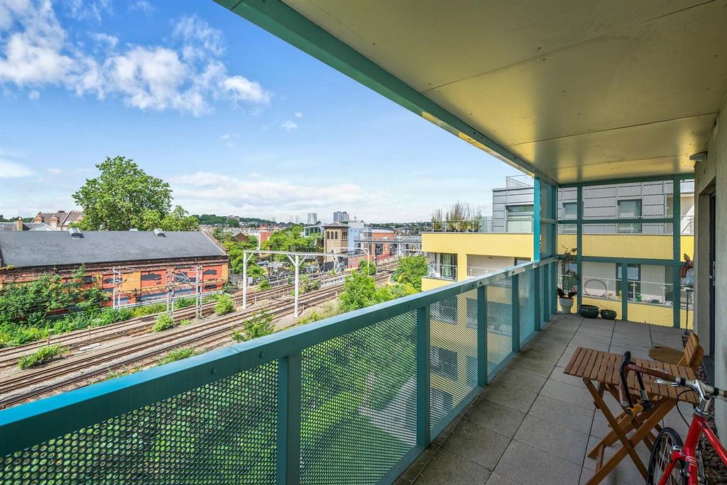 Property photo 2 of 11