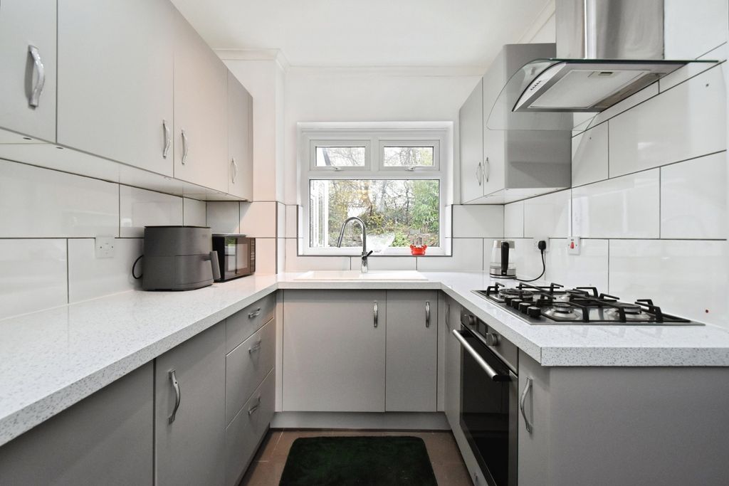 Property photo 2 of 17 Photo