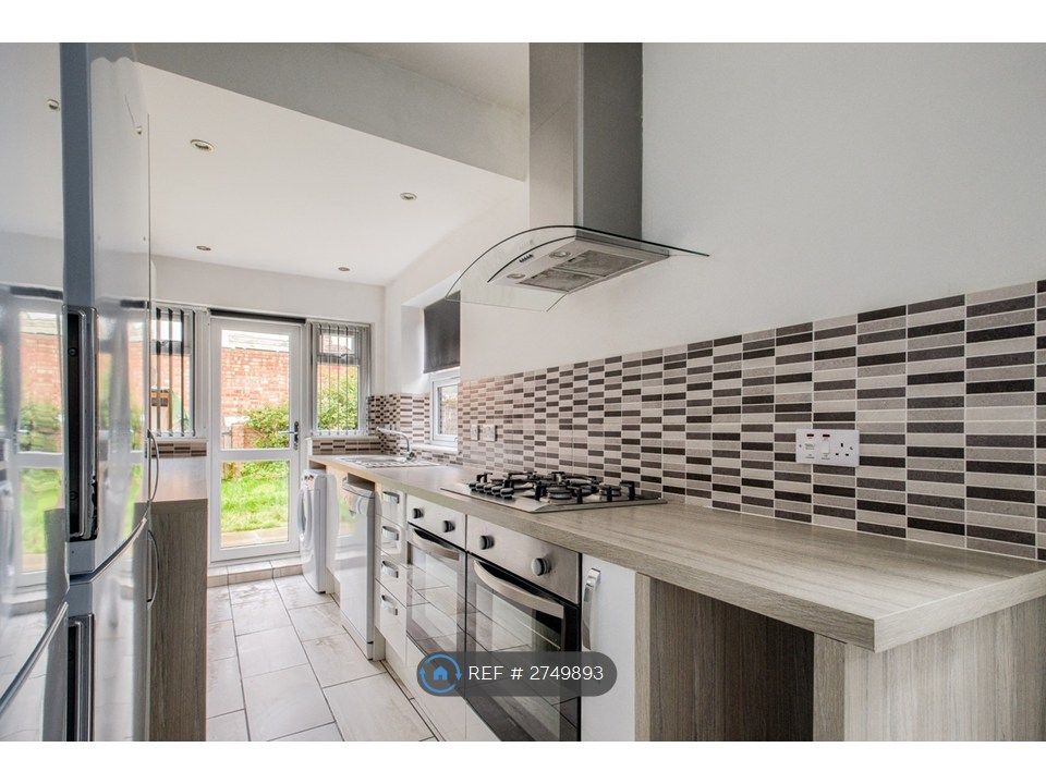 Property photo 1 of 12 Living Room/ Kitchen