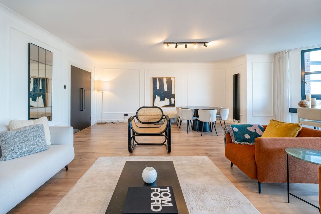 Property photo 3 of 27 Flat-50-Waterside...