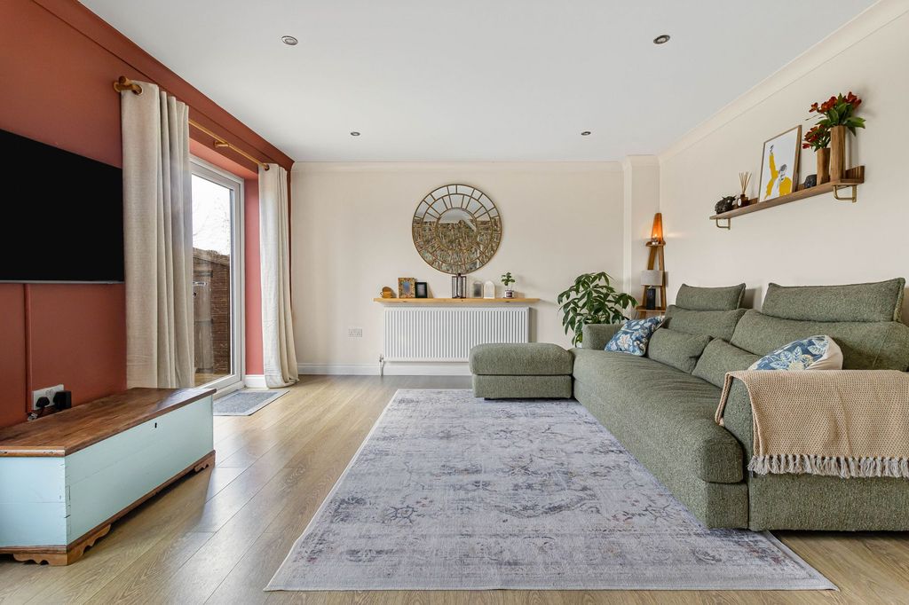 Property photo 2 of 19