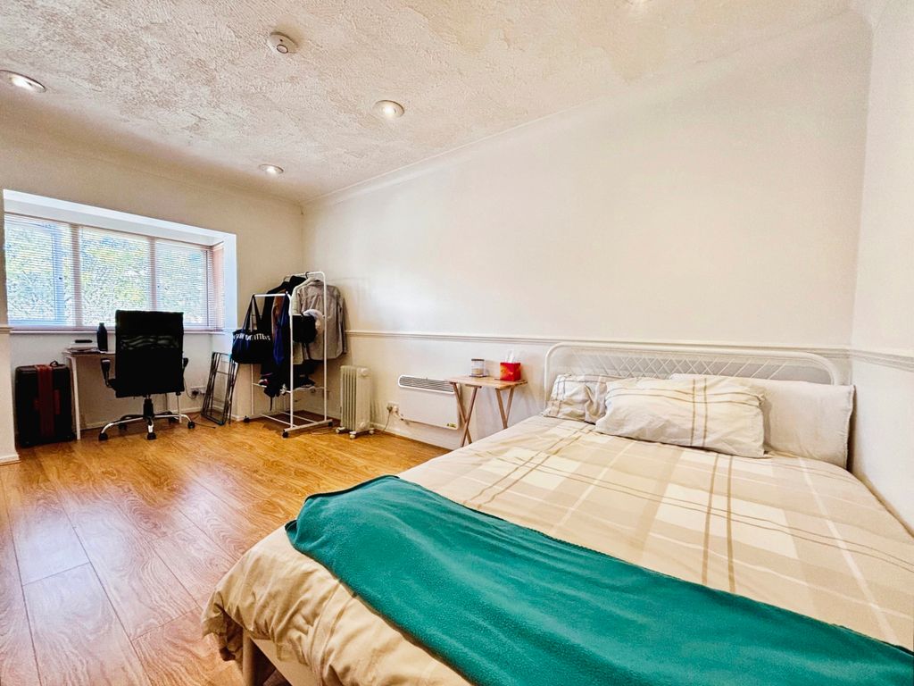 Property photo 2 of 6 Af18B685-Img_1408