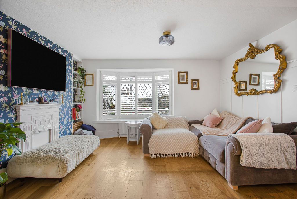 Property photo 2 of 17 Photograph 48