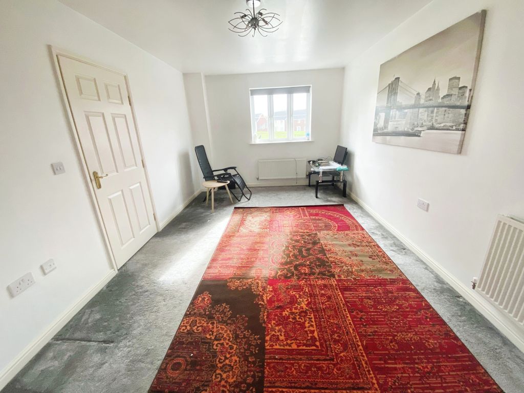 Property photo 2 of 6 Livingroom