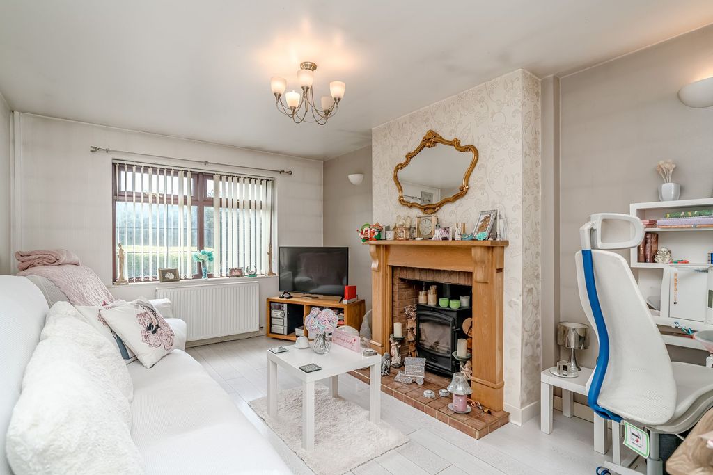 Property photo 2 of 30