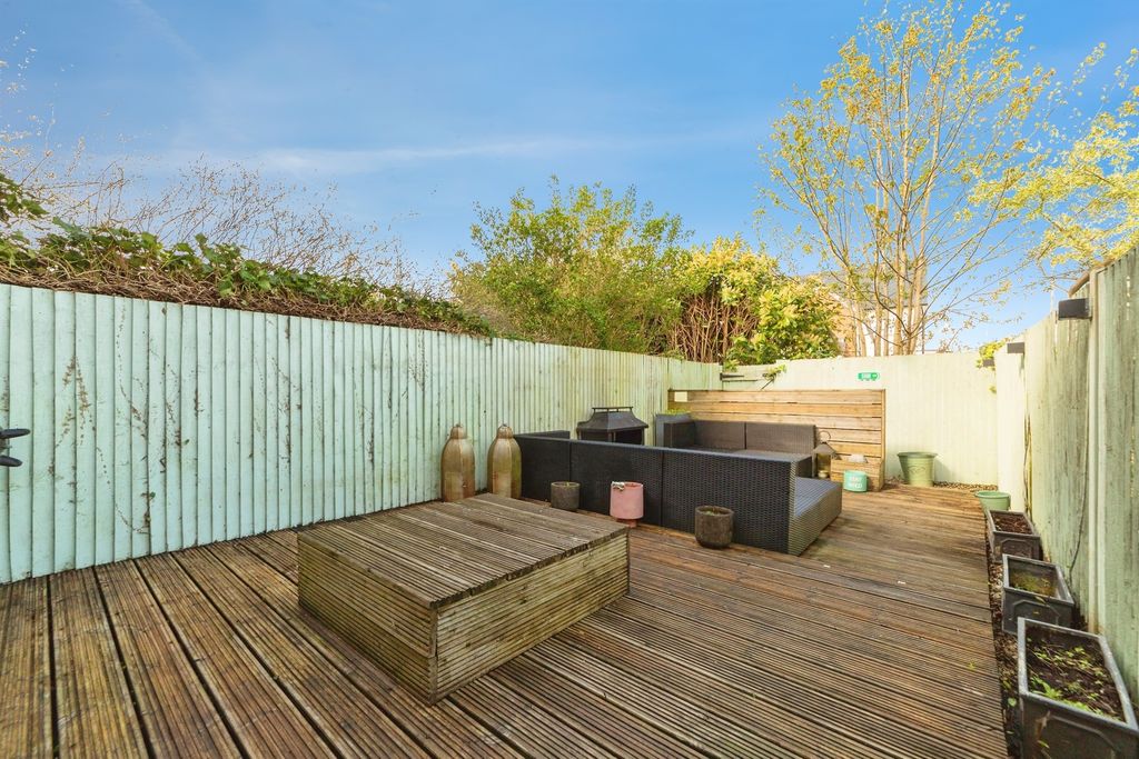 Property photo 3 of 18