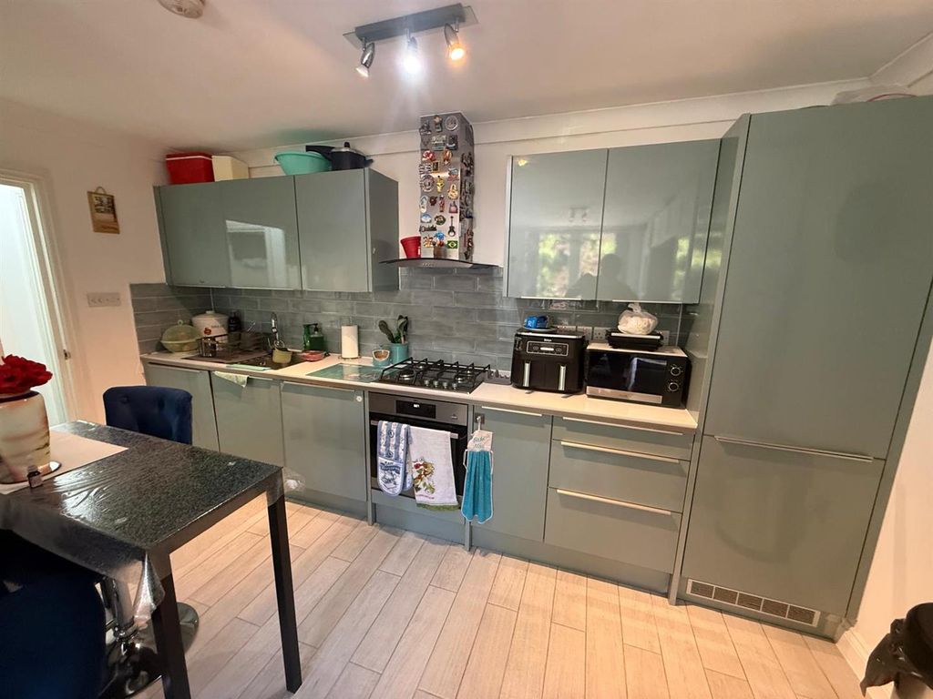 Property photo 3 of 18 13.Jpg
