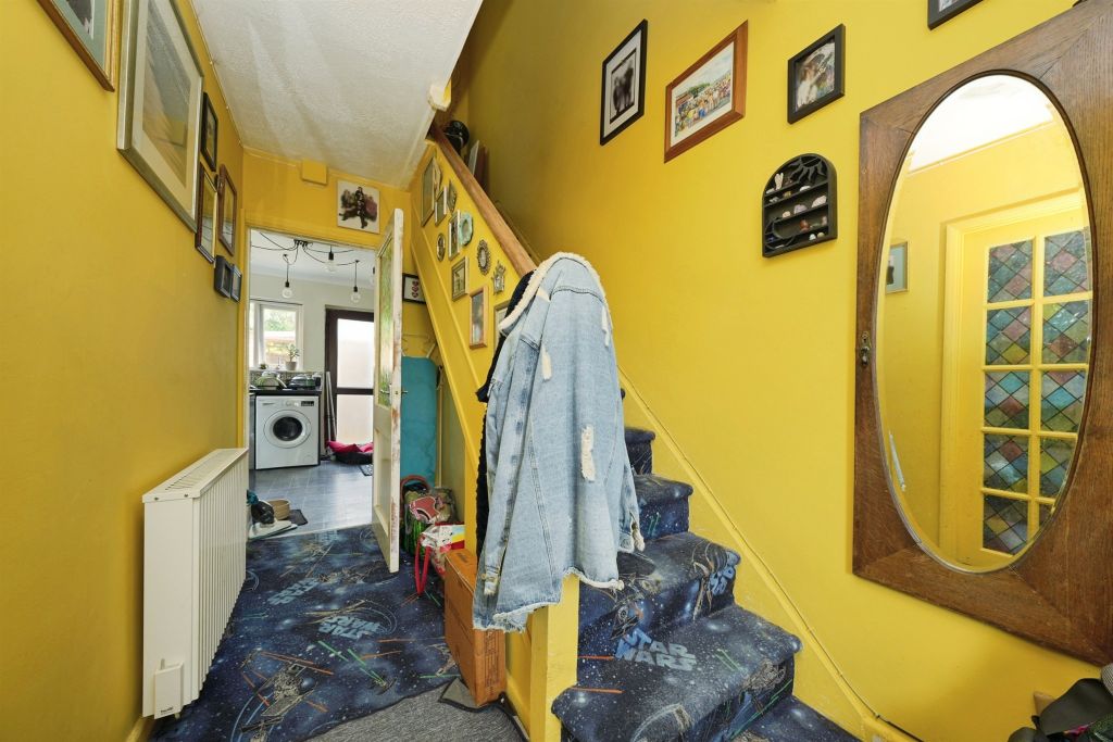 Property photo 2 of 20