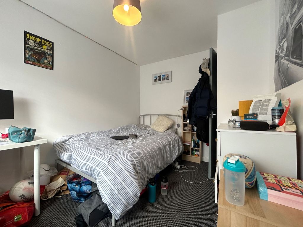 Property photo 3 of 10 2Ab8Db1E-281E-42Bb-A555-1Ad9920c53A9