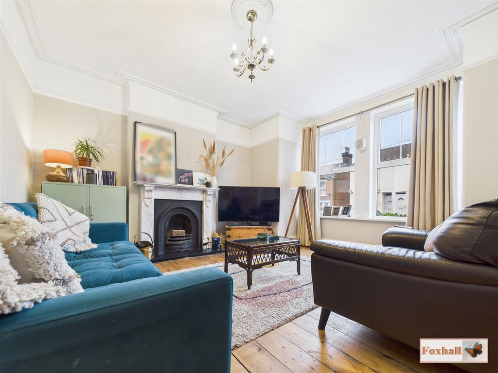 Property photo 2 of 23 Lounge