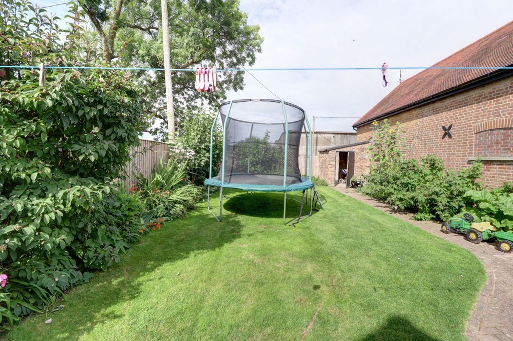 Property photo 3 of 3 Picture No. 03