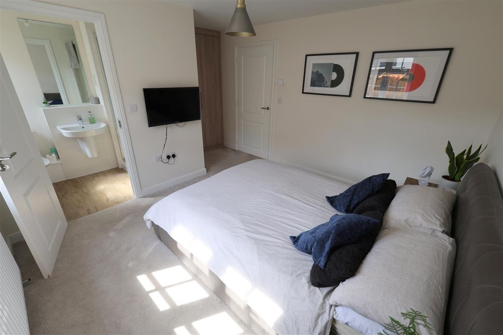 Additional image 12 of 2 bed flat for saleAlexander Road, Frenchay, Bristol BS16