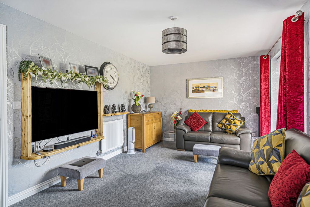 Property photo 2 of 17