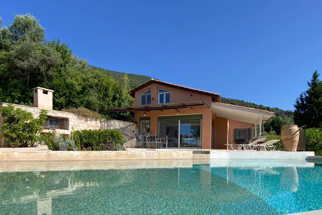 Property photo 3 of 39