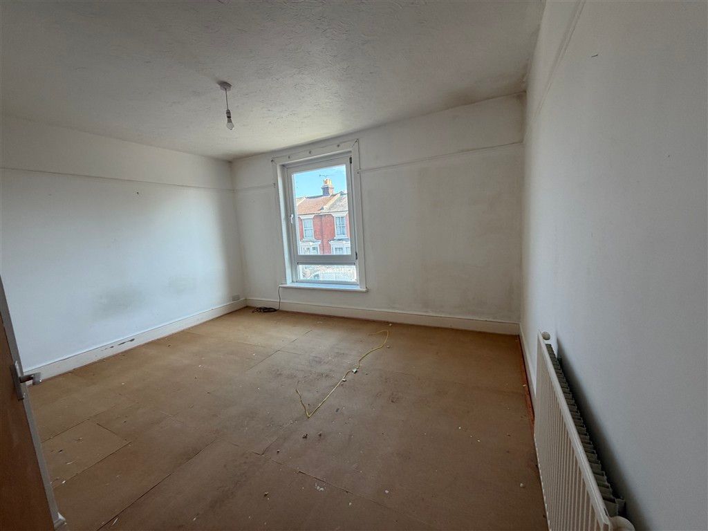 Property photo 3 of 14 Bedroom 1
