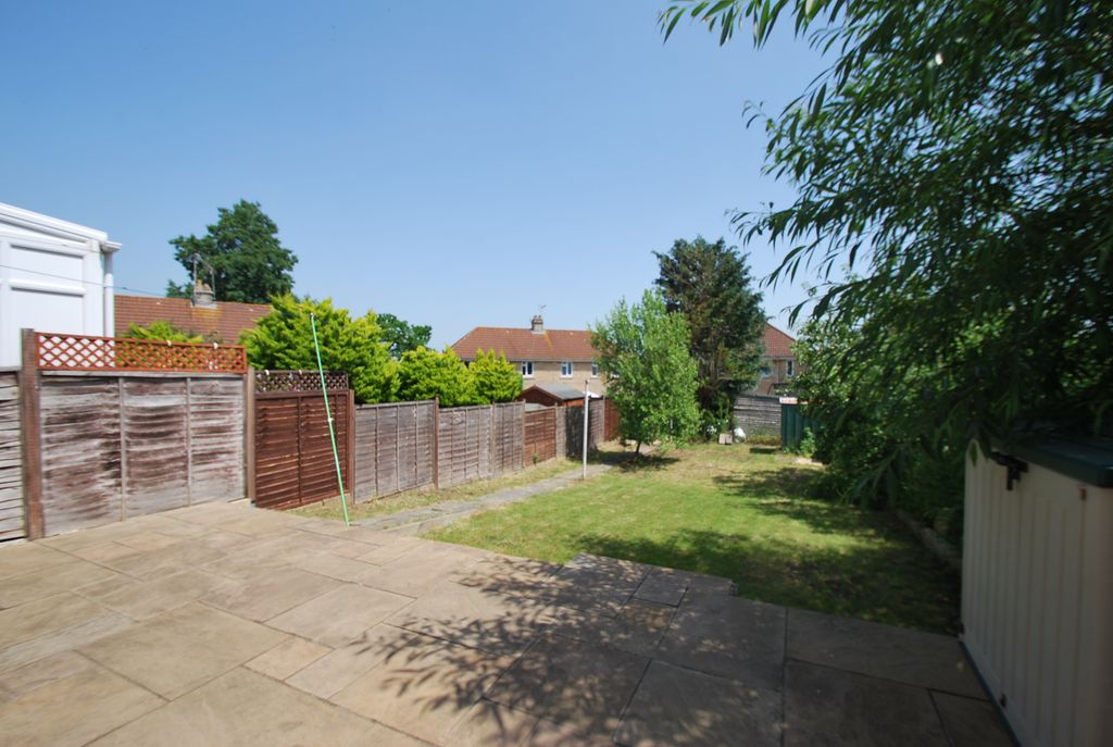 Property photo 2 of 9 Garden