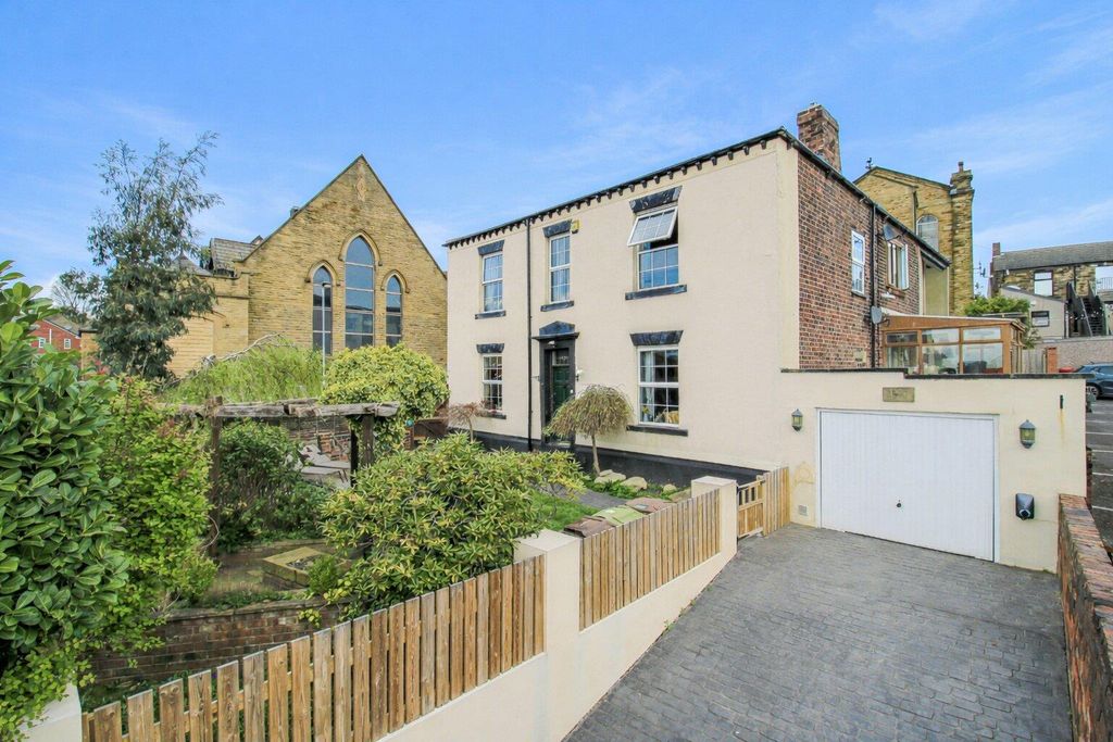 Property photo 1 of 12