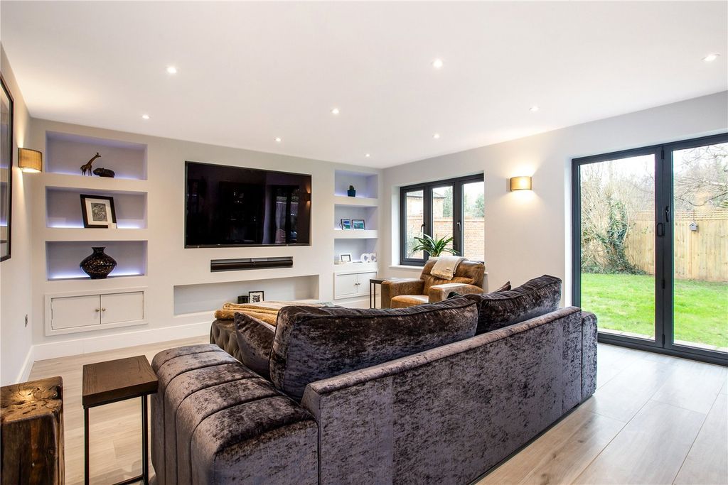 Property photo 3 of 20 Sitting Room