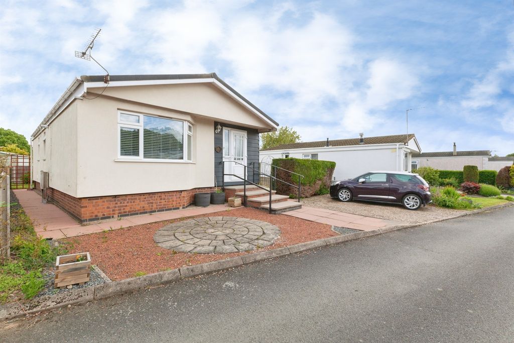 Property photo 1 of 18