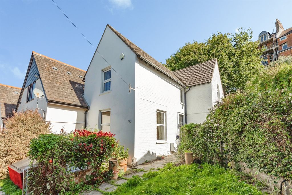 Property photo 1 of 16