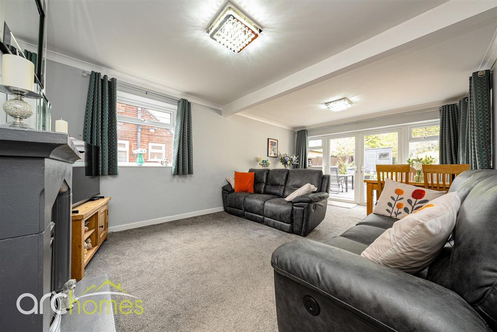 Property photo 2 of 27 Tyldesley Old Rd-5.Jpg