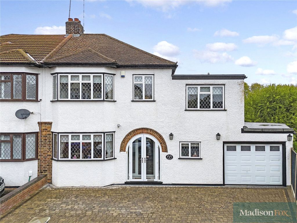 Property photo 1 of 37 Picture No. 77