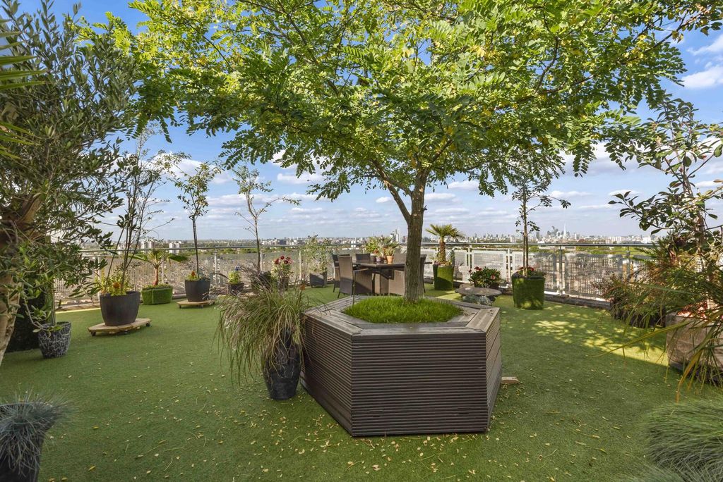 Property photo 1 of 25 Terrace