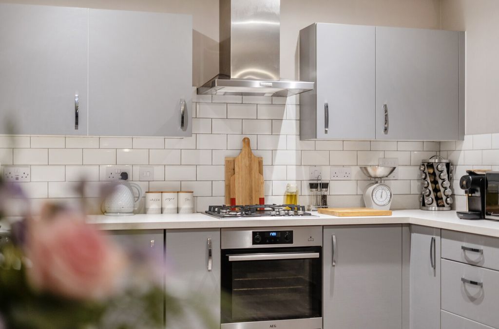 Property photo 1 of 17 1416109-18-6995Fd...