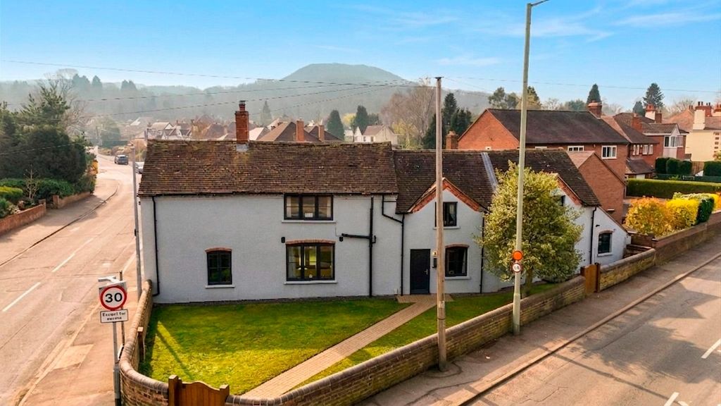 Property photo 1 of 32 4913611