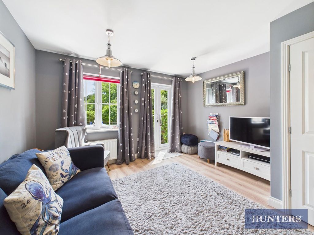 Property photo 3 of 24 Living Room