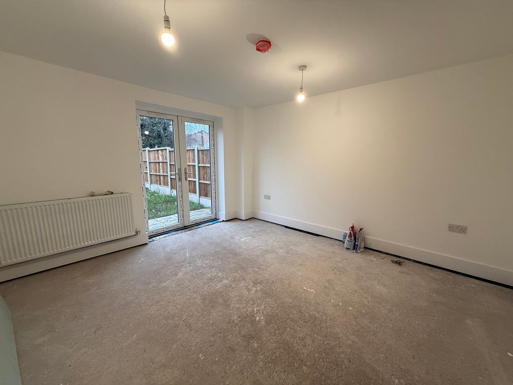 Property photo 3 of 16 Image