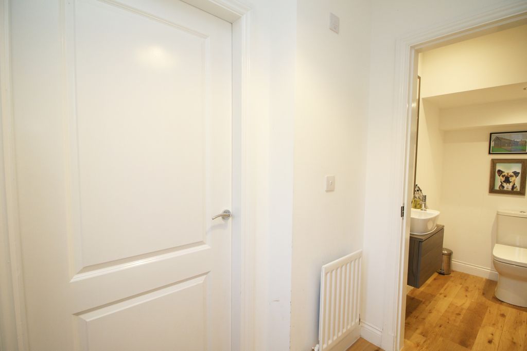 Property photo 2 of 21