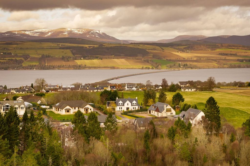 Property photo 1 of 47 Drone