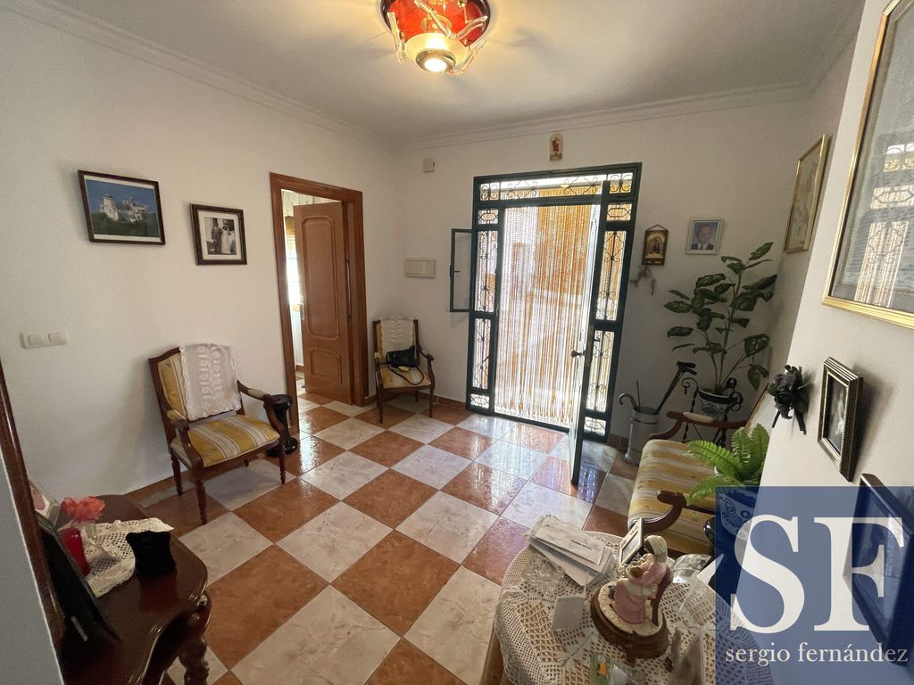 Property photo 2 of 20